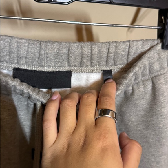 Fear of God Essentials Sweatpant - Picture 6 of 6